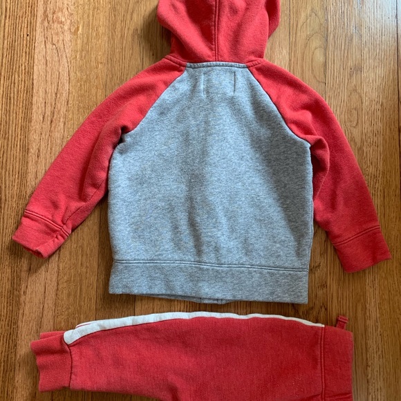 Old Navy outfit set Size: 2T - Picture 3 of 6